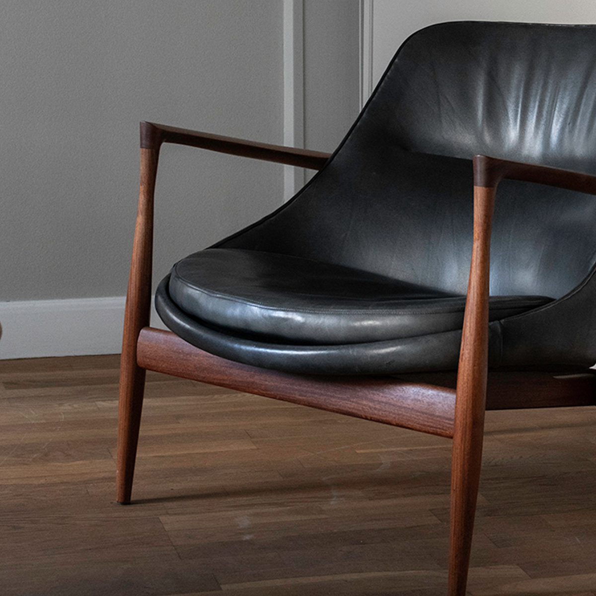 Ib Kofod-Larsen - Danish designer and furniture architect