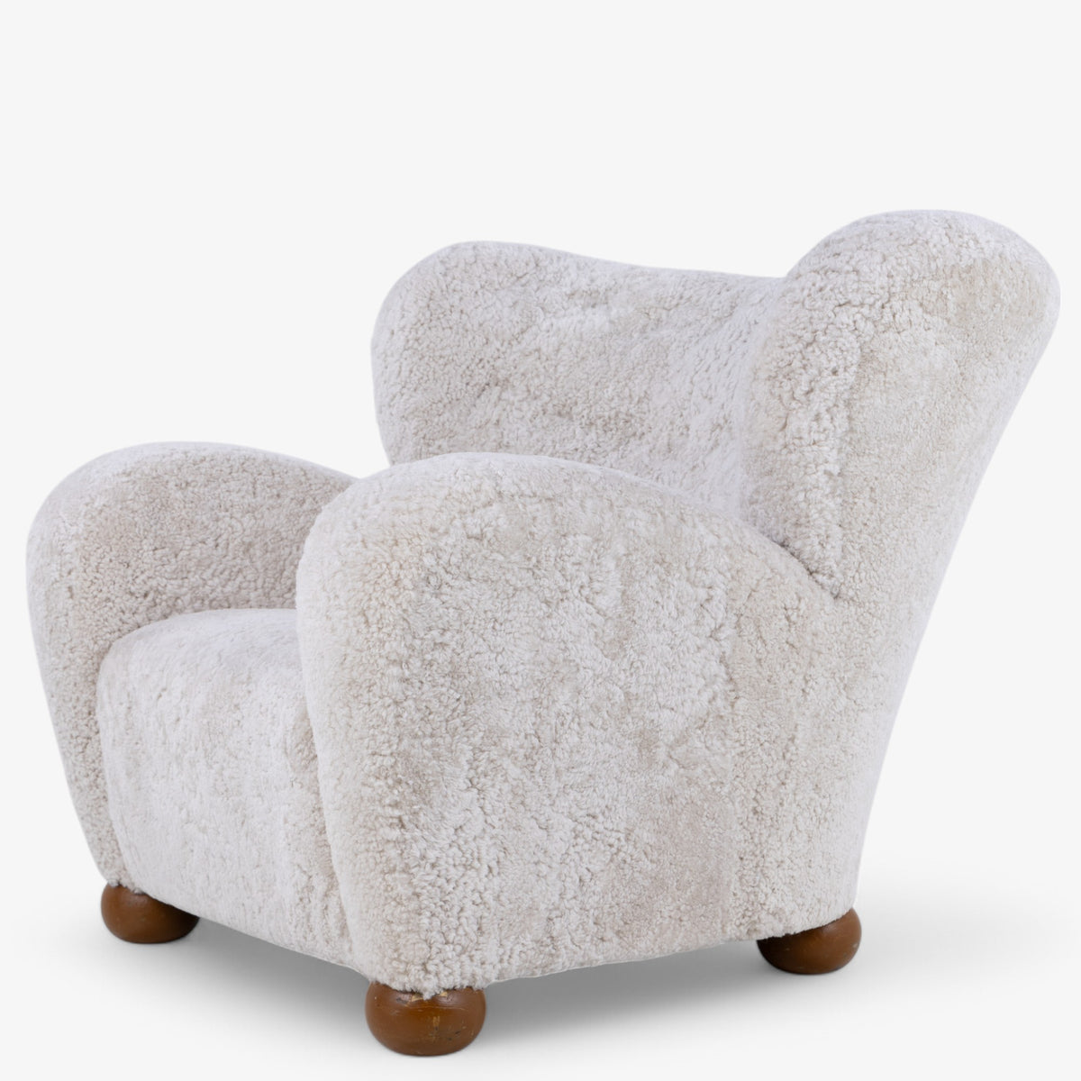 Aulanko' easy chair in lambskin
