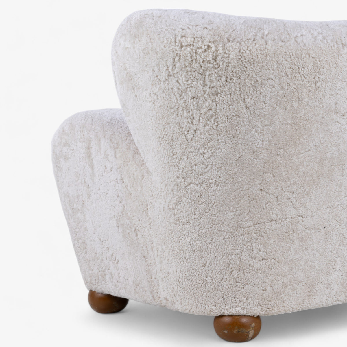 Aulanko' easy chair in lambskin