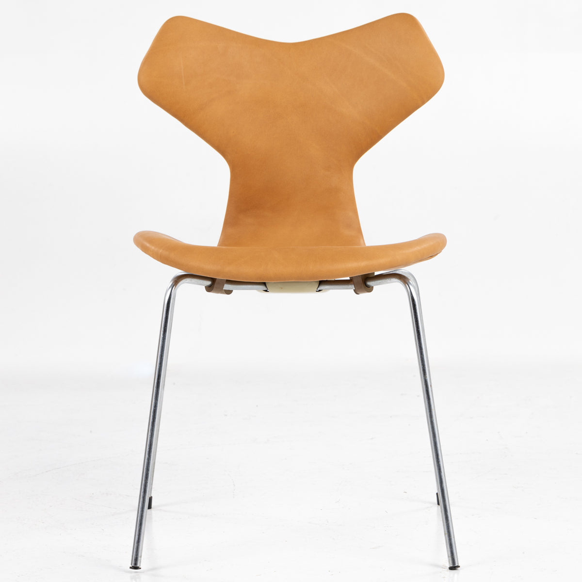 AJ 3130 - 'Grand Prix' dining chair in new leather