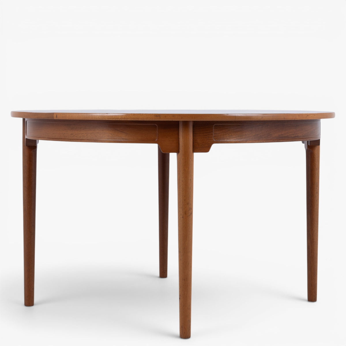 China table in mahogany