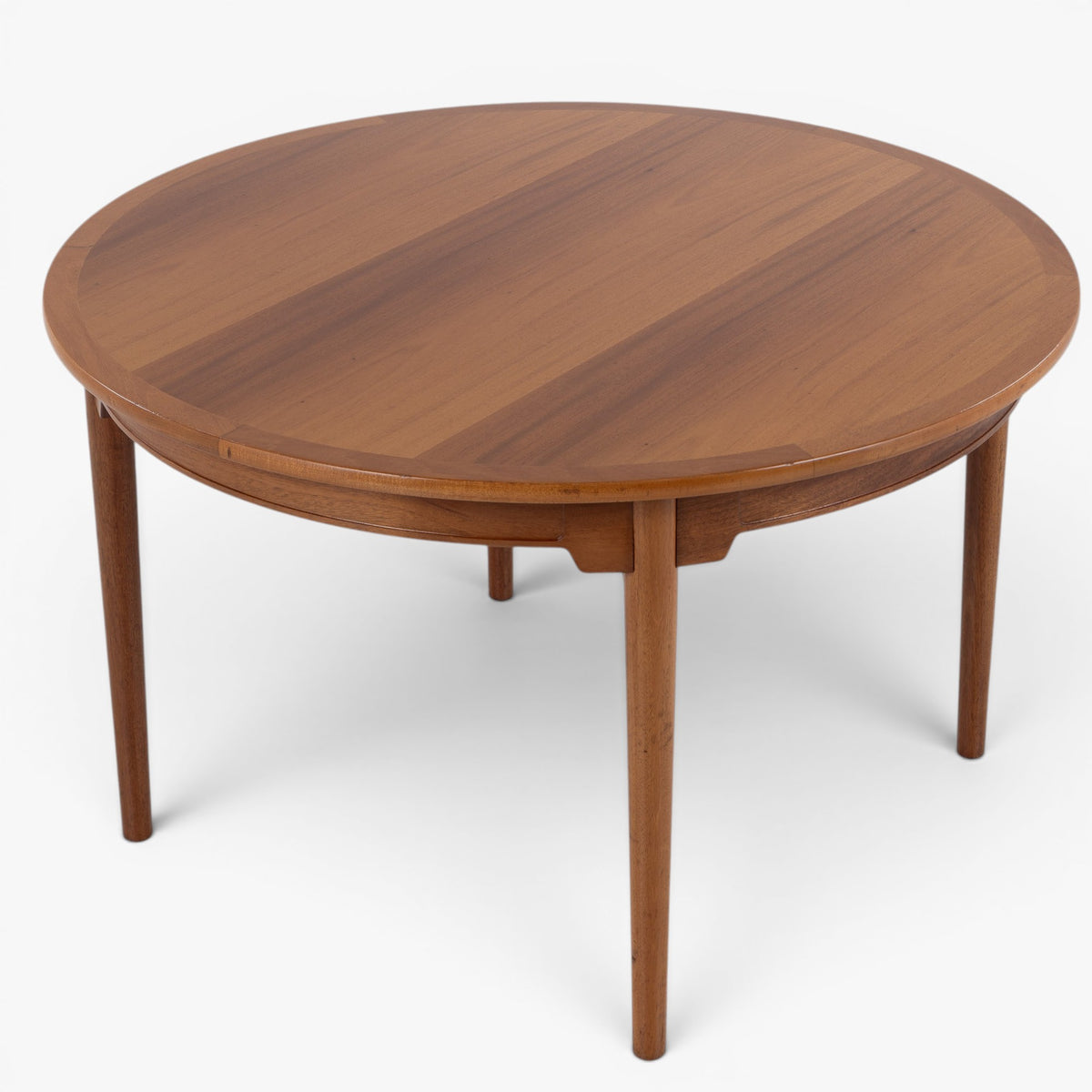 China table in mahogany