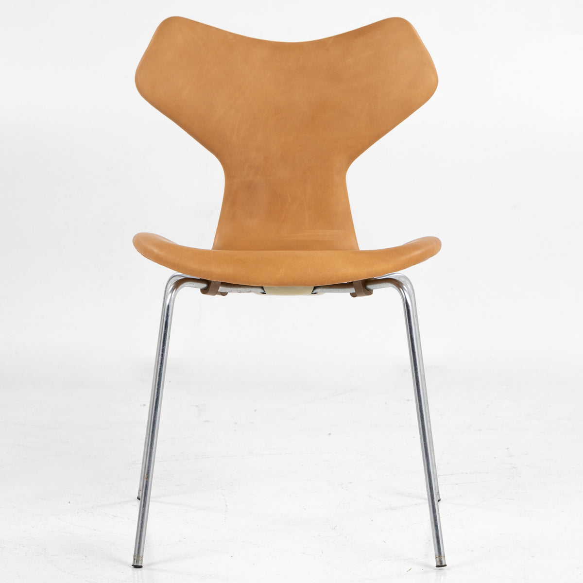 AJ 3130 - 'Grand Prix' dining chair in new leather