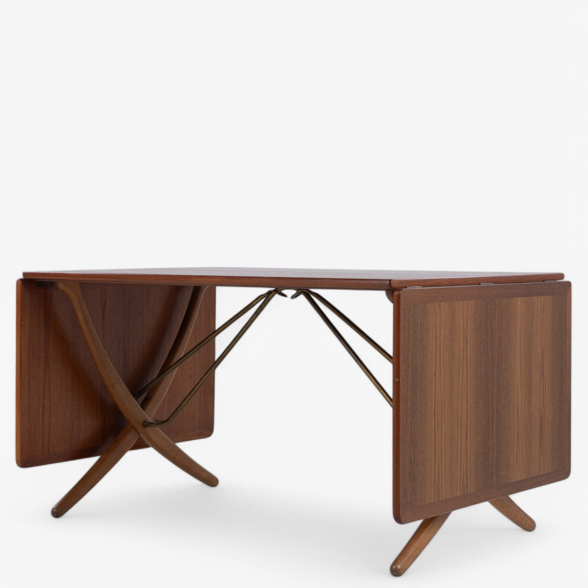 AT 304 - Dining table in teak