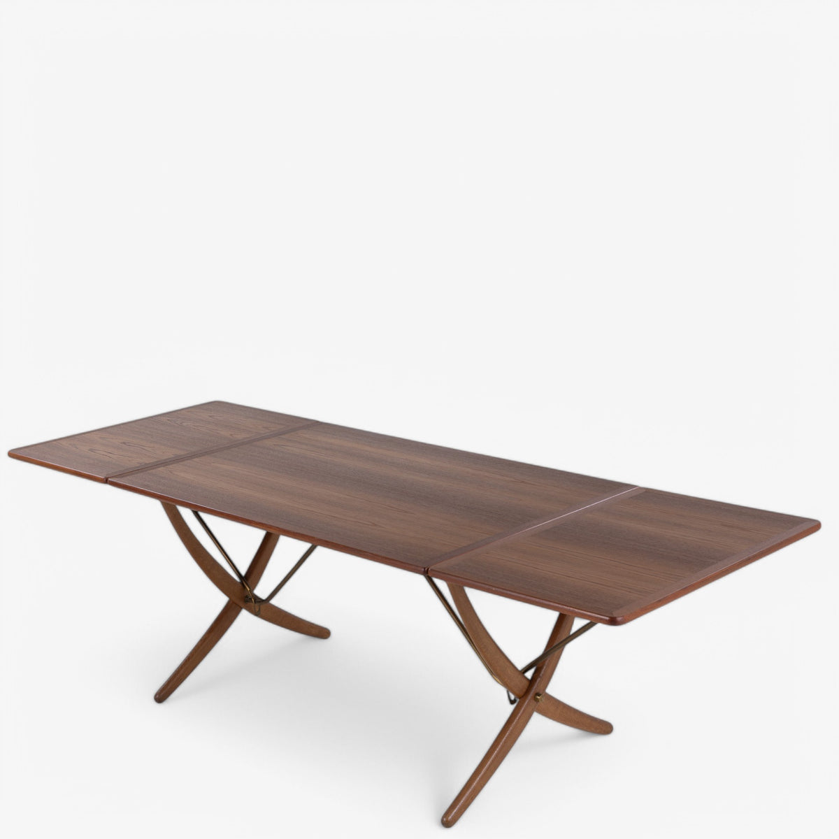 AT 304 - Dining table in teak