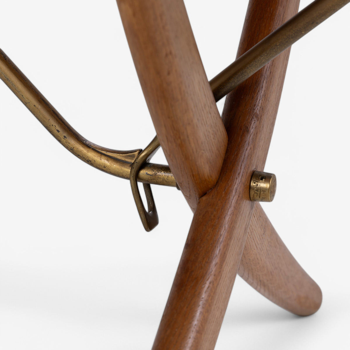 AT 304 - Dining table in teak
