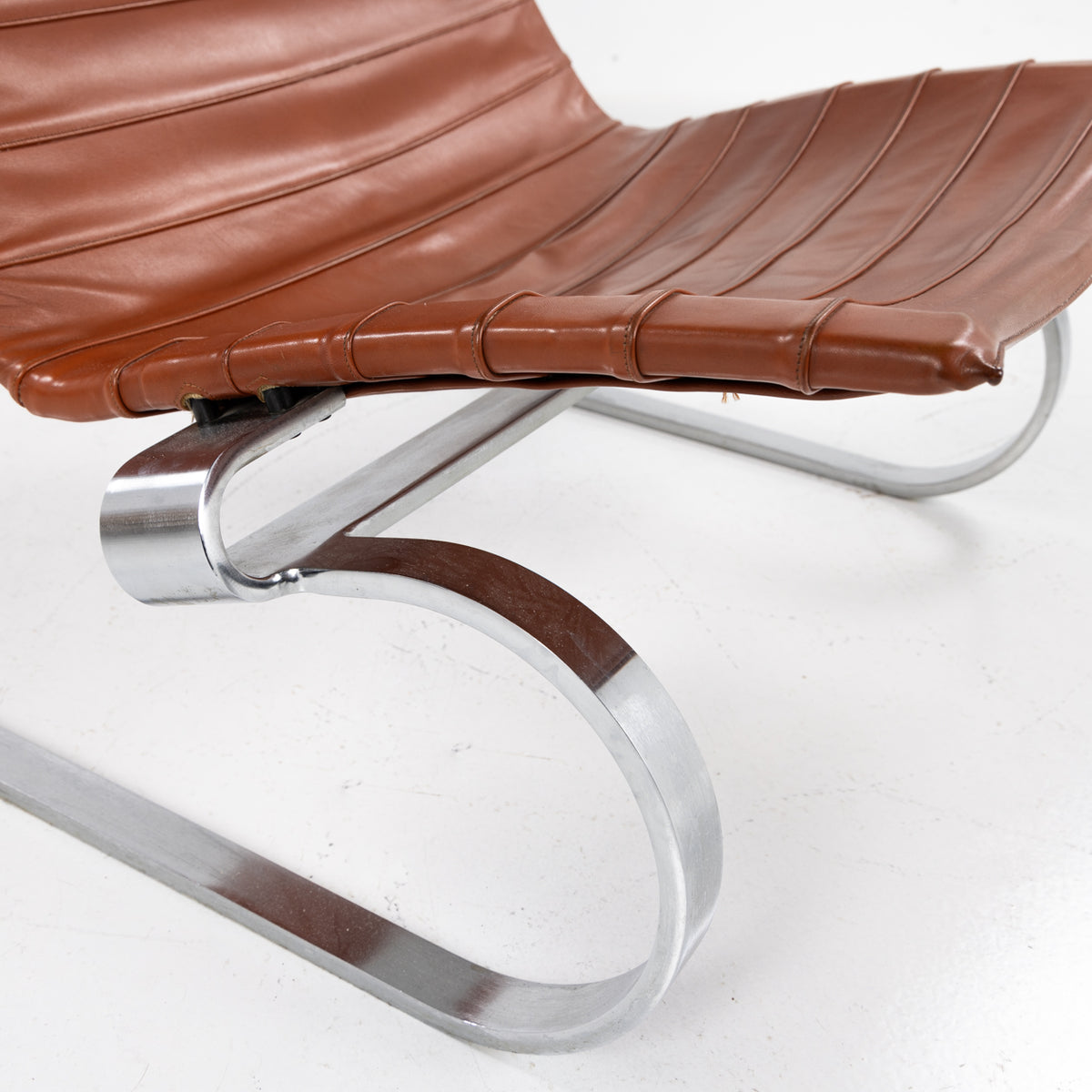 PK 20 - Lounge chair in cognac leather