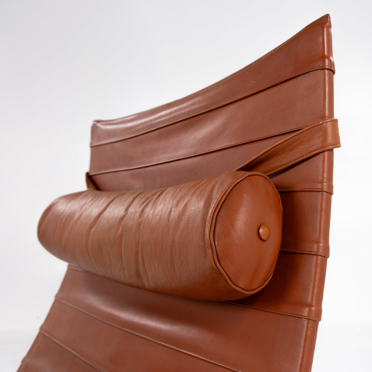 PK 20 - Lounge chair in cognac leather
