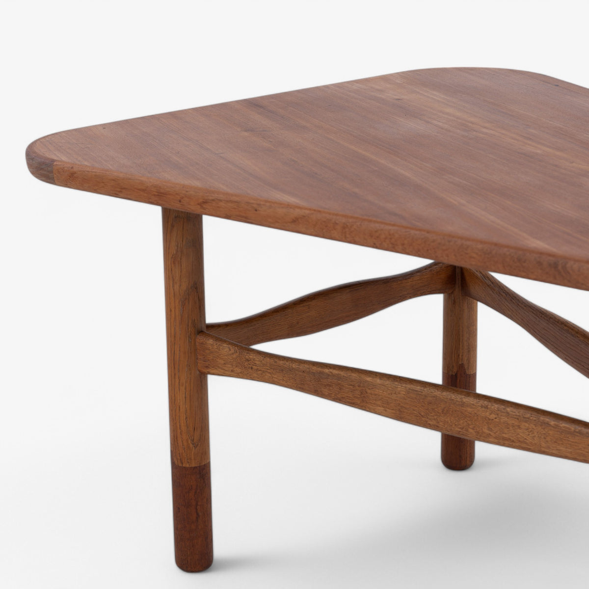Coffee table in teak