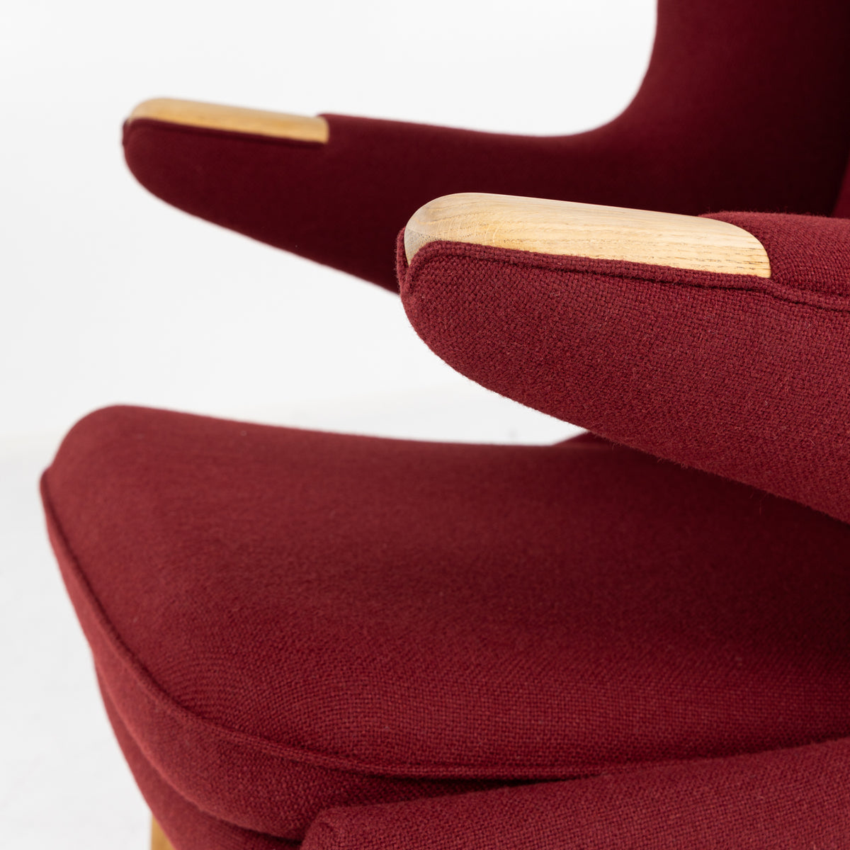 AP 19 - Papa Bear Chair in red Hallingdal fabric