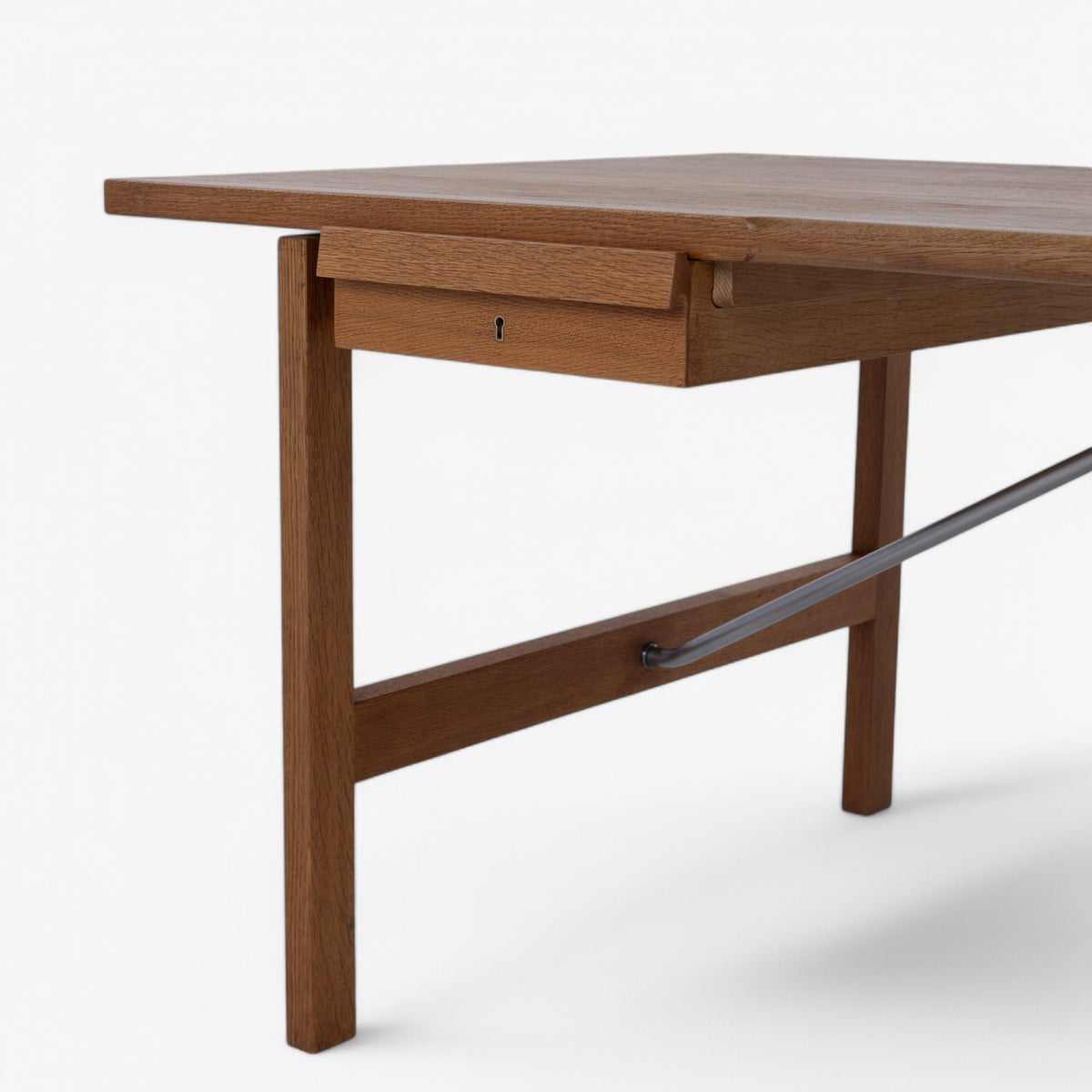 AT 325A - Freestanding desk in oak
