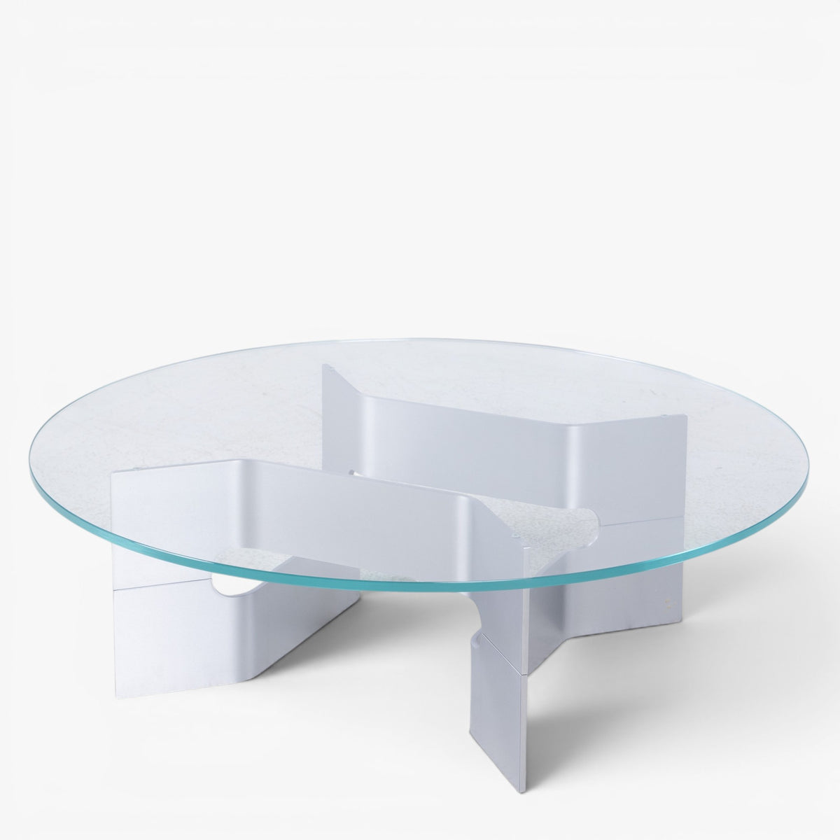 Coffee table w. glass top