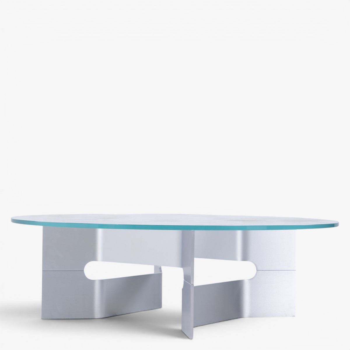 Coffee table w. glass top