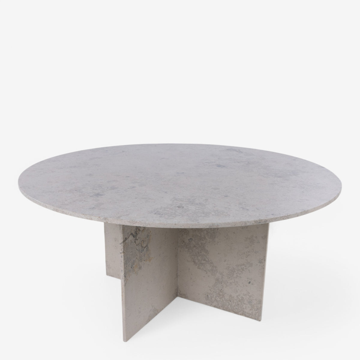 Round dining table in marble