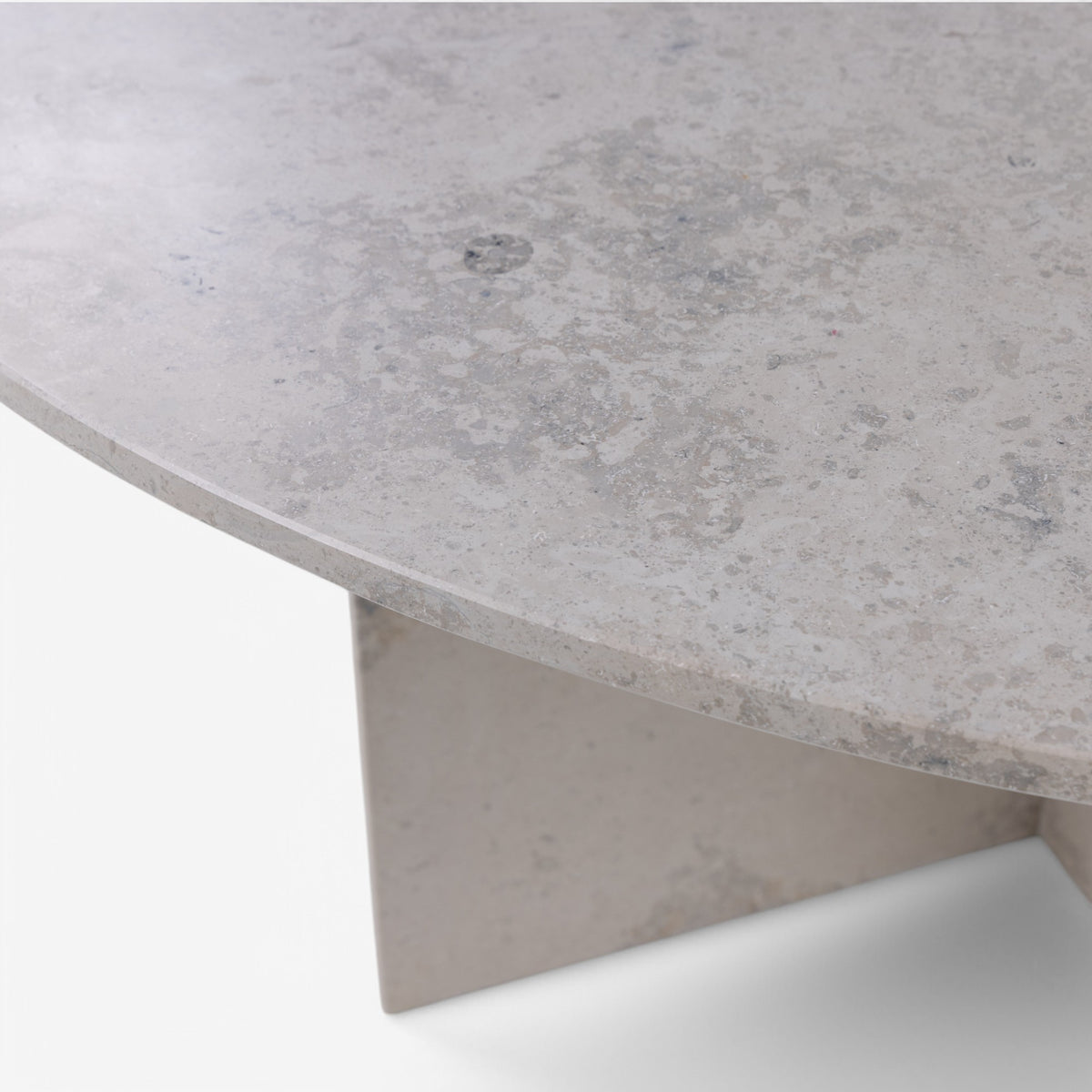Round dining table in marble