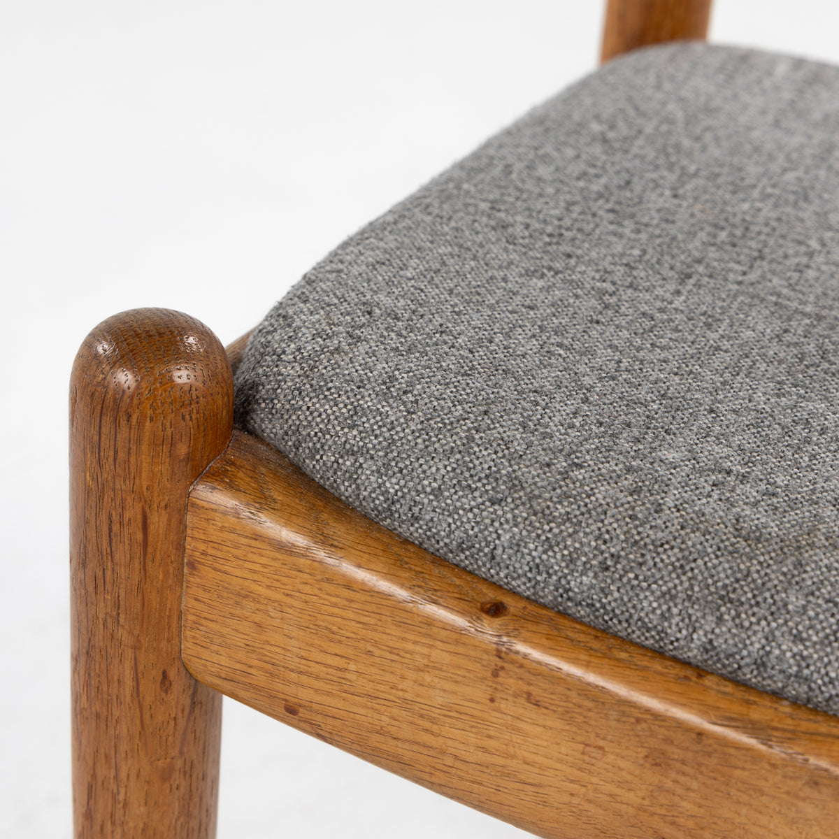 W1 - Dining chair in patinated oak