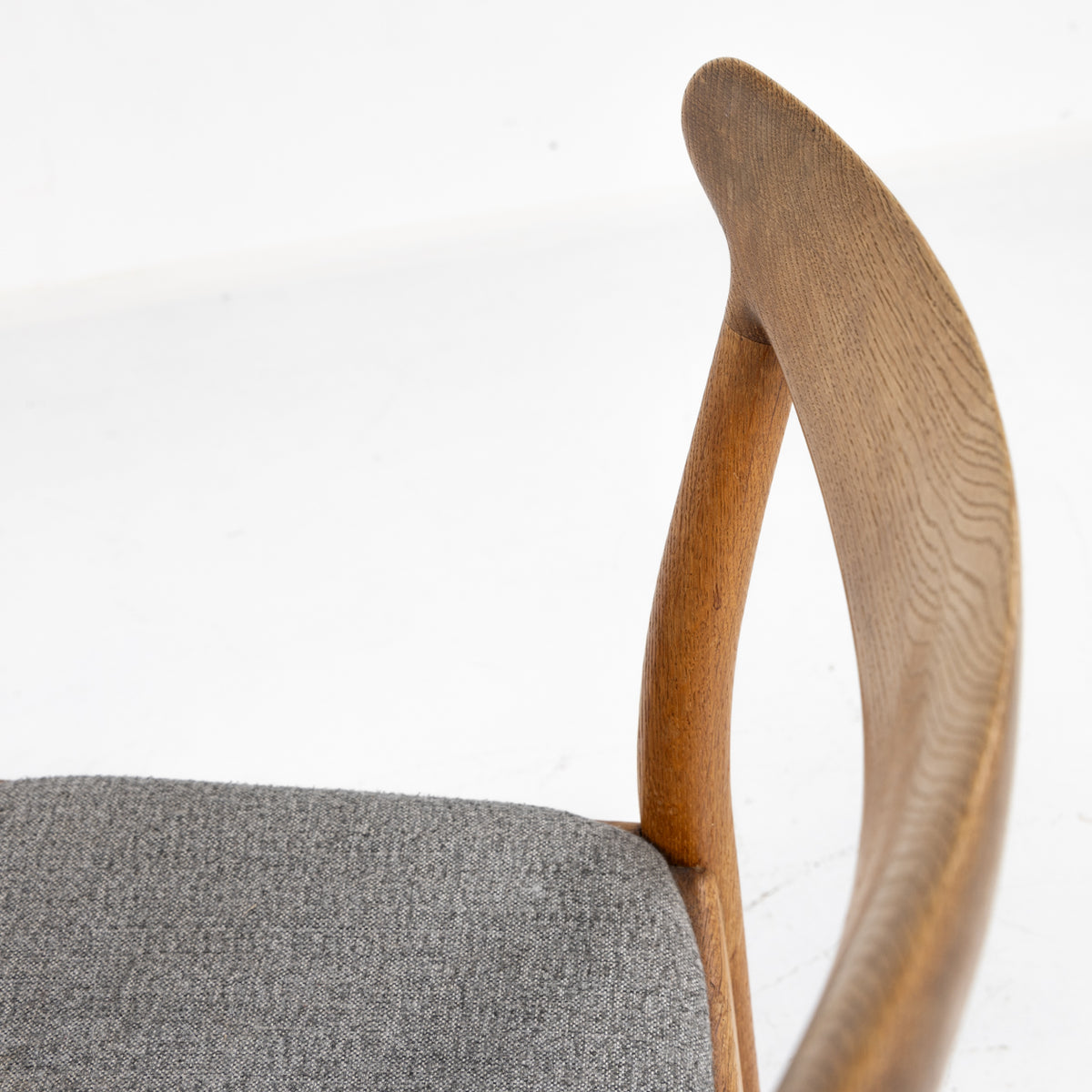 W1 - Dining chair in patinated oak