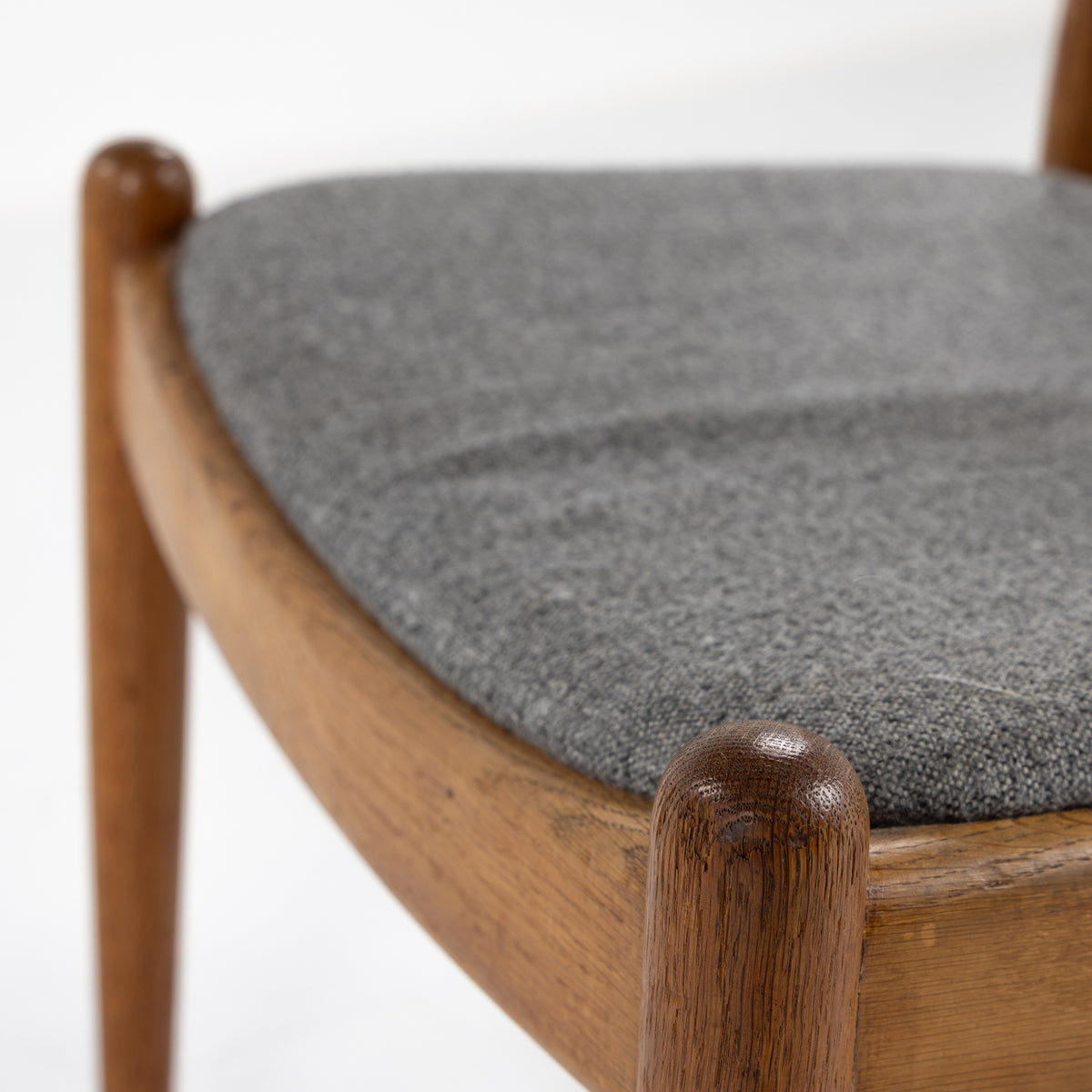 W1 - Dining chair in patinated oak
