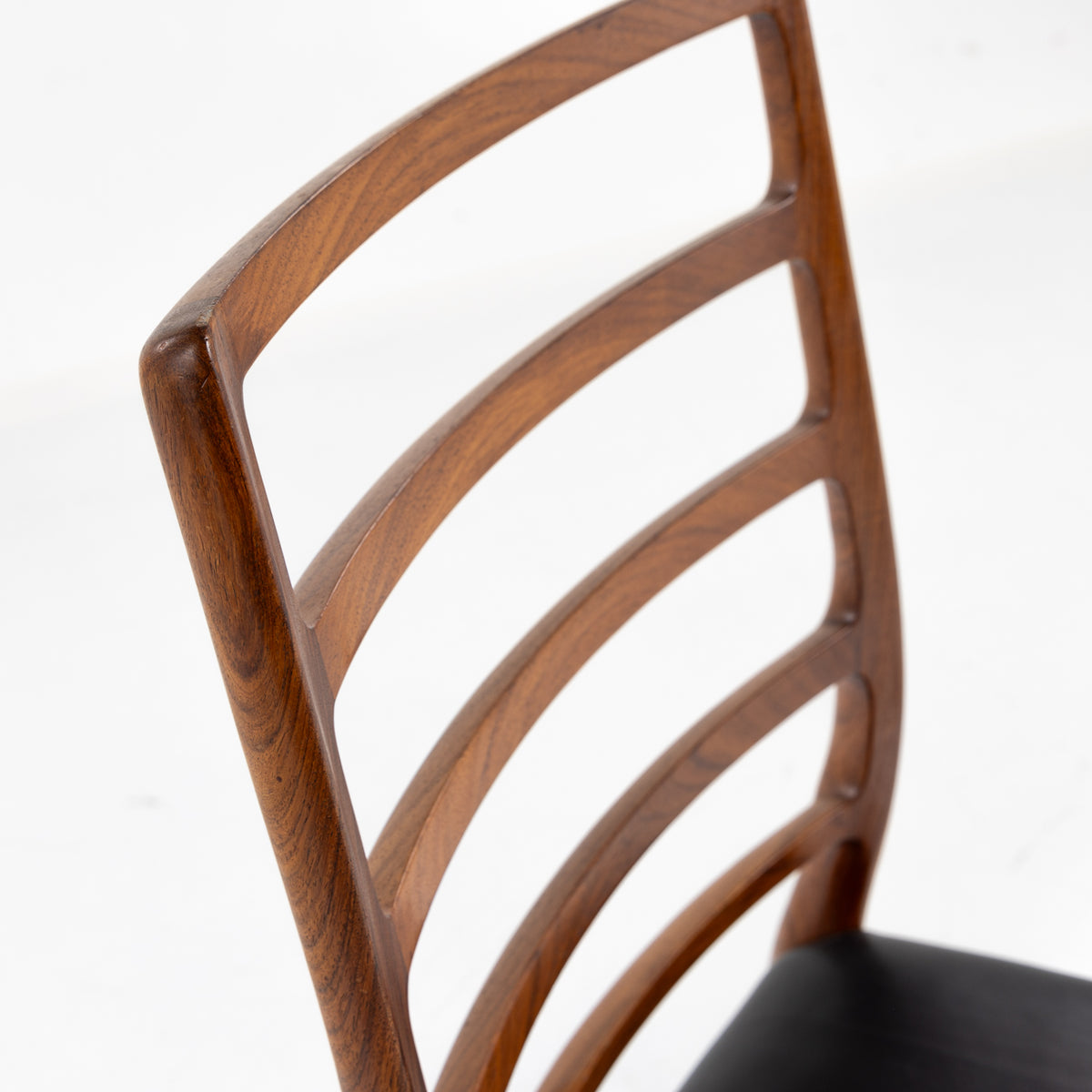 NO 82 - High-back dining chair in rosewood