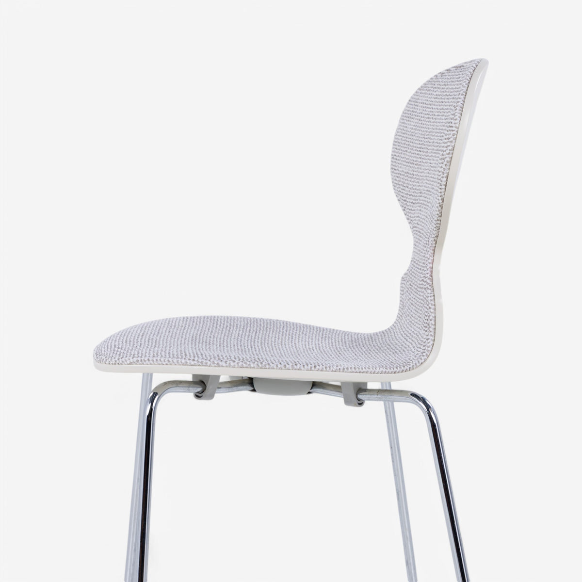 AJ 3100 - 'The Ant' in Safire-textile