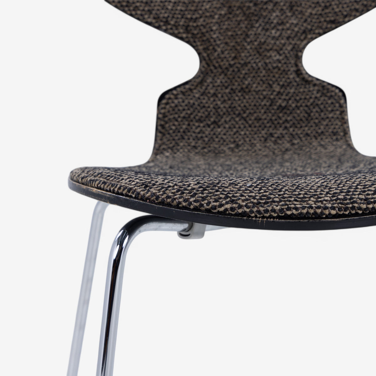 AJ 3100 - 'The Ant' in Safire-textile
