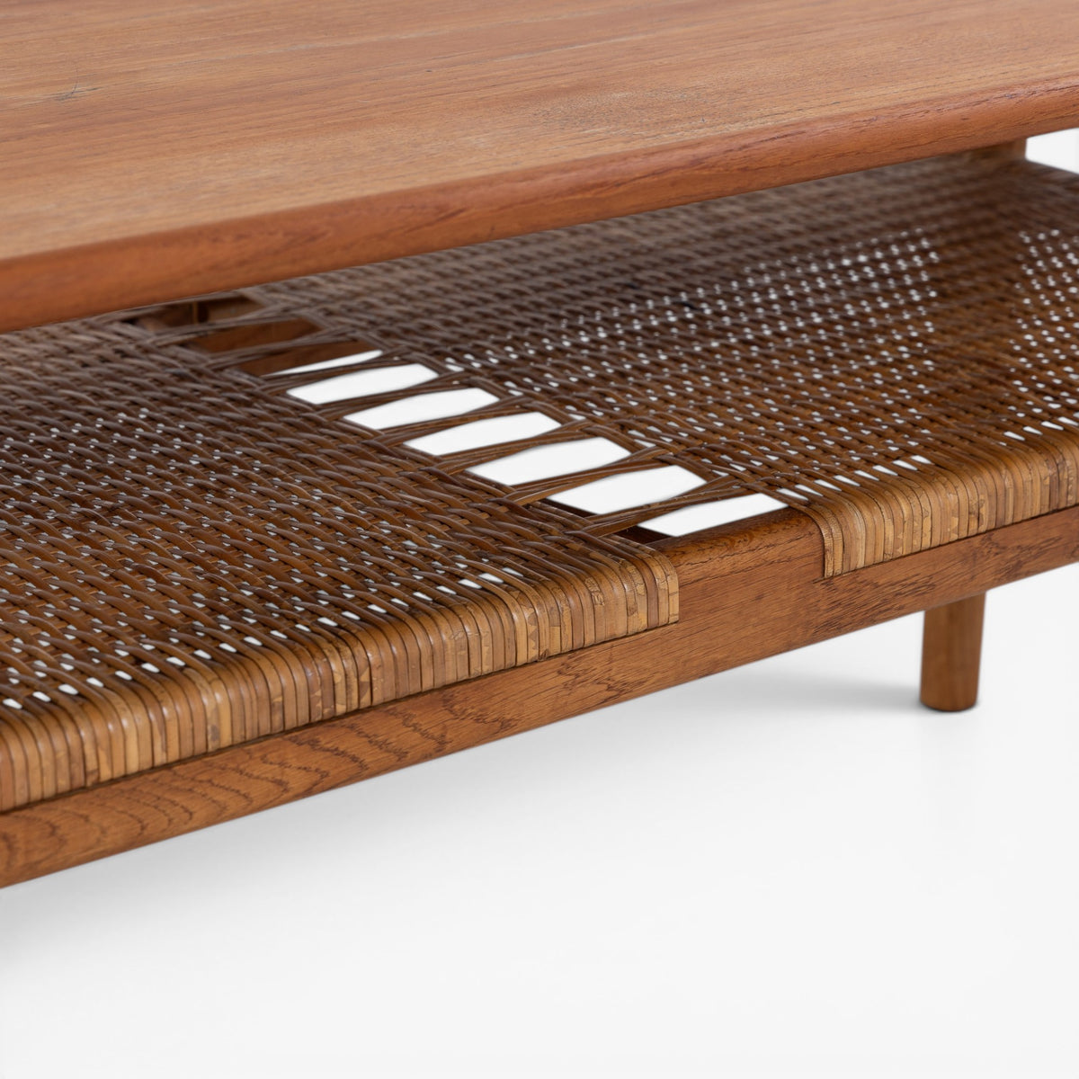 AT 10 - Coffee table in teak
