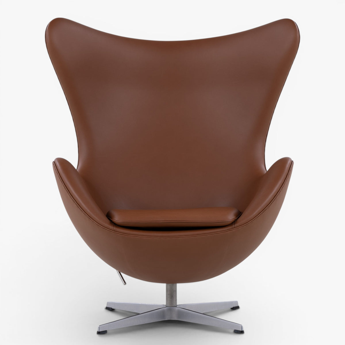 AJ 3316 - 'The Egg' w. stool in aniline leather
