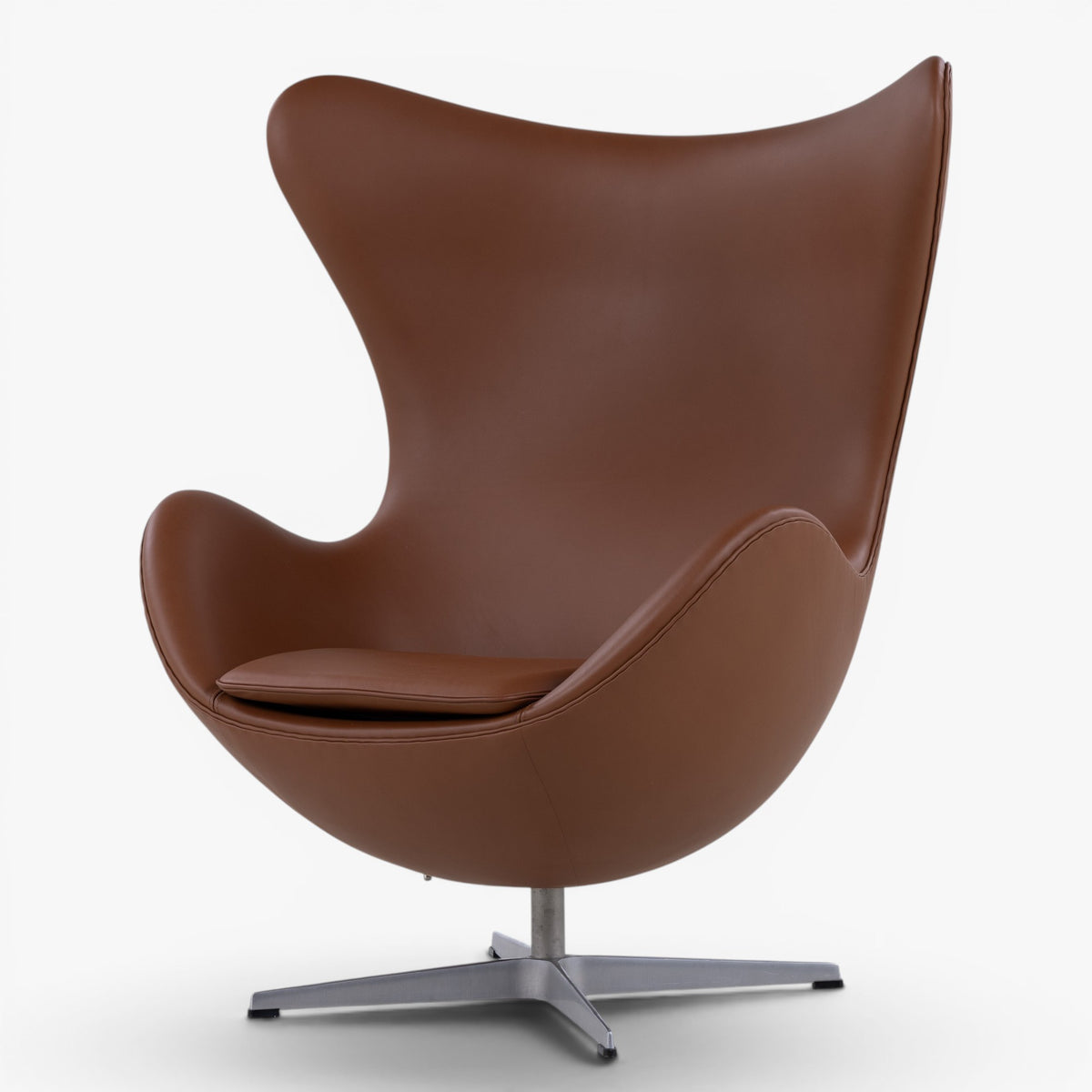 AJ 3316 - 'The Egg' w. stool in aniline leather