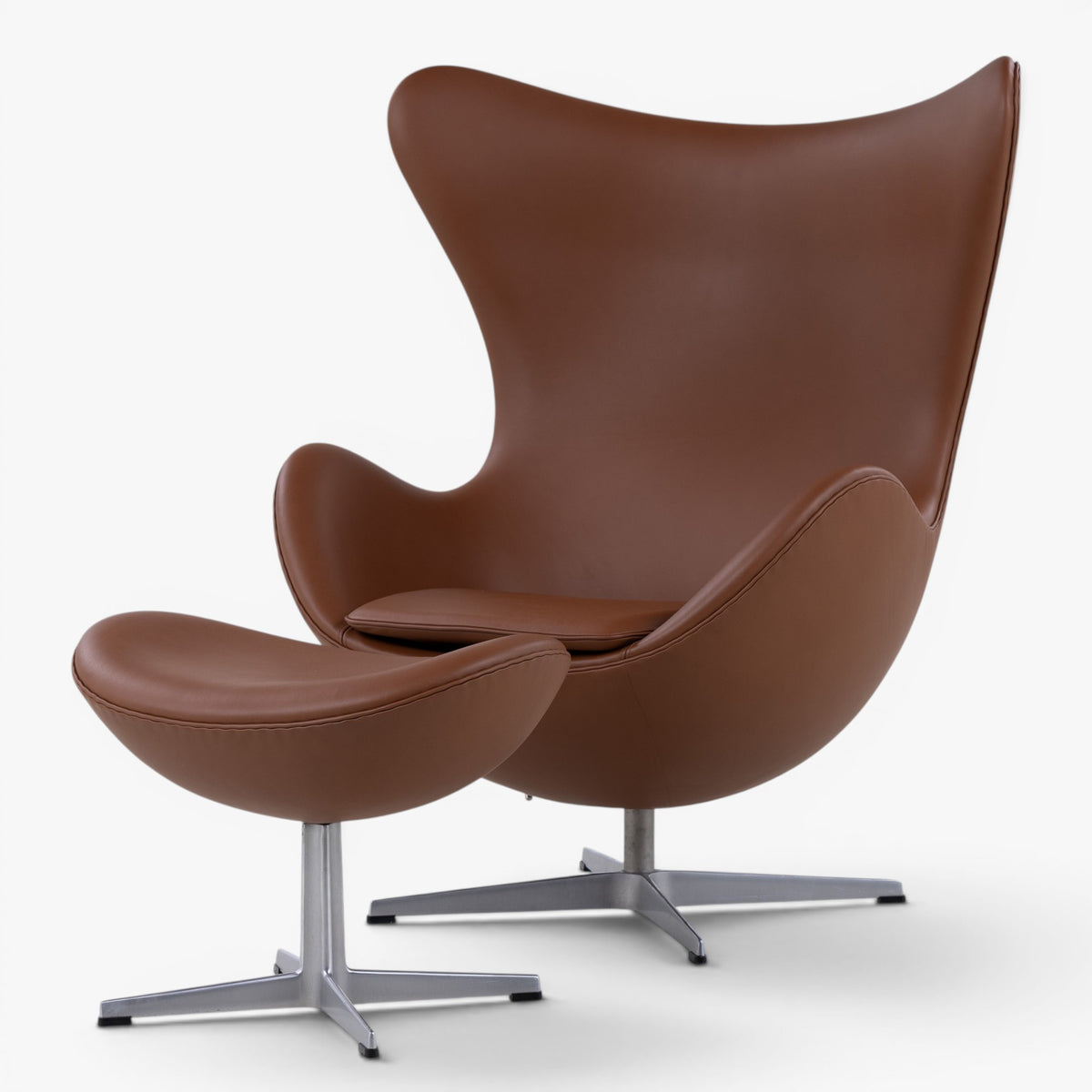 AJ 3316 - 'The Egg' w. stool in aniline leather