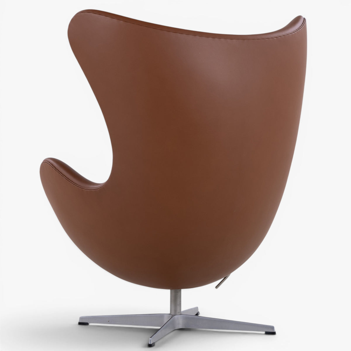 AJ 3316 - 'The Egg' w. stool in aniline leather