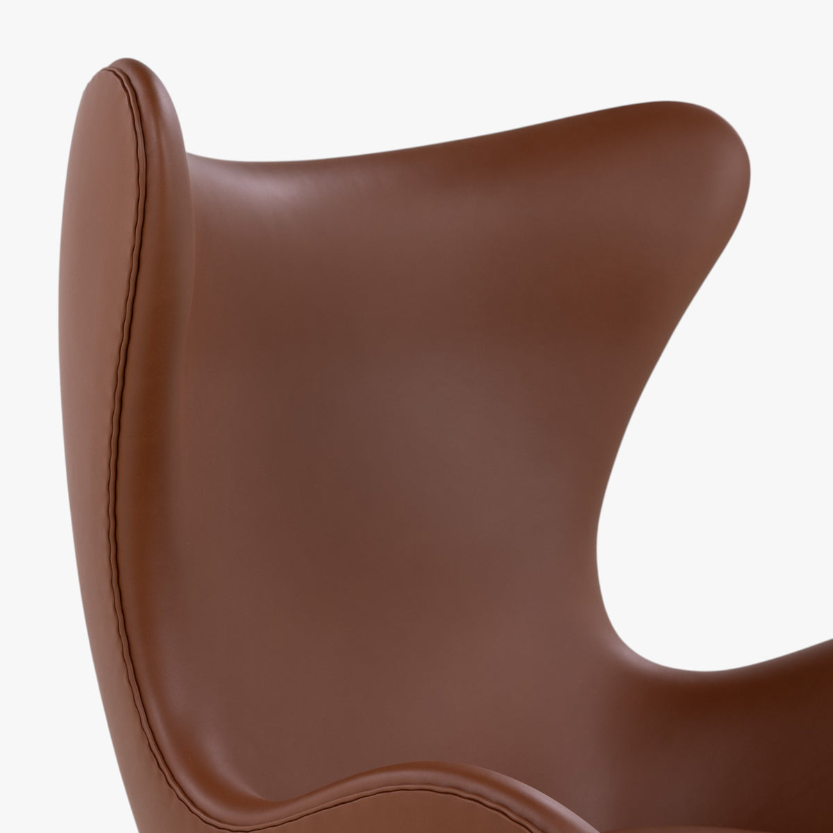 AJ 3316 - 'The Egg' w. stool in aniline leather