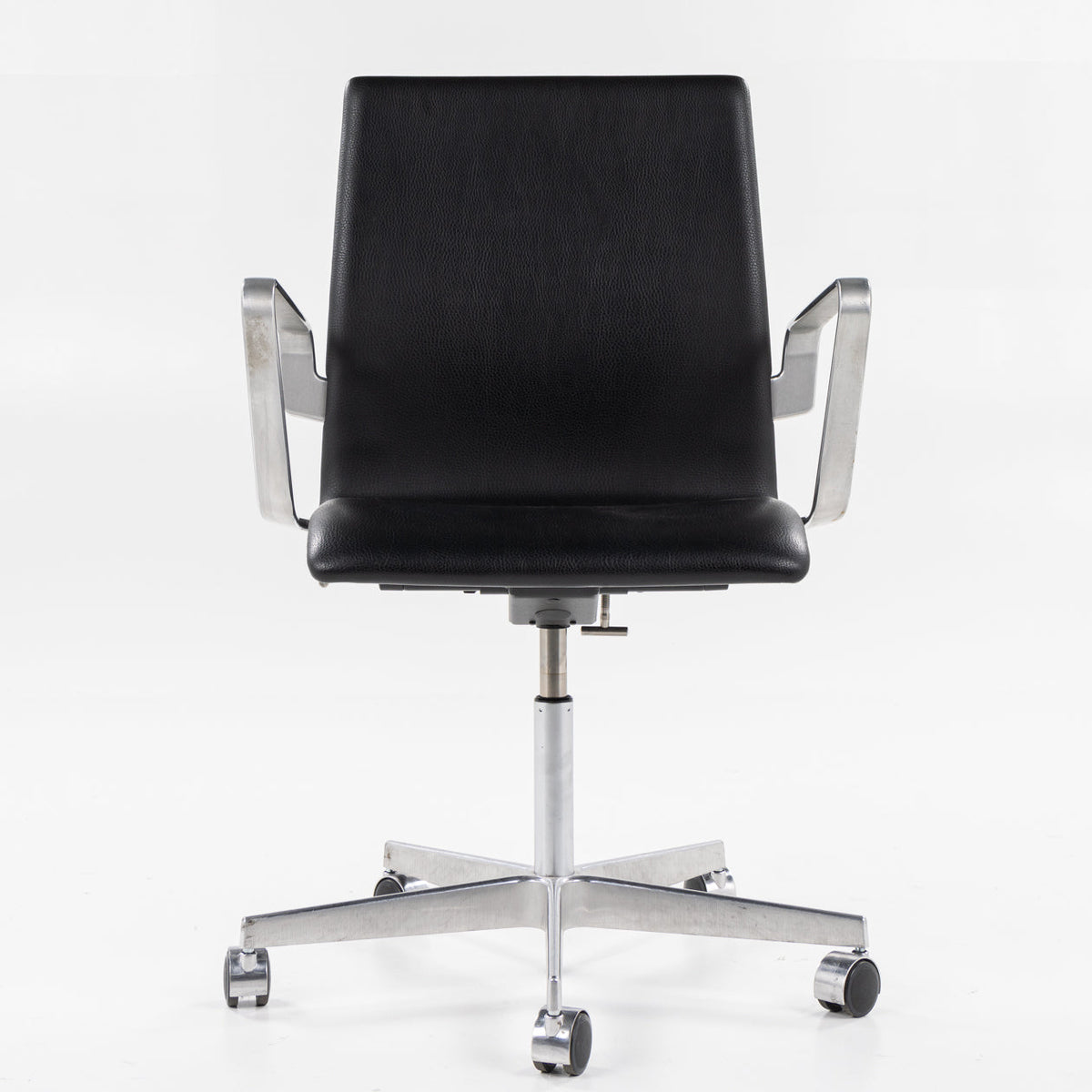 AJ 3291- 'Oxford' office chair in black leather