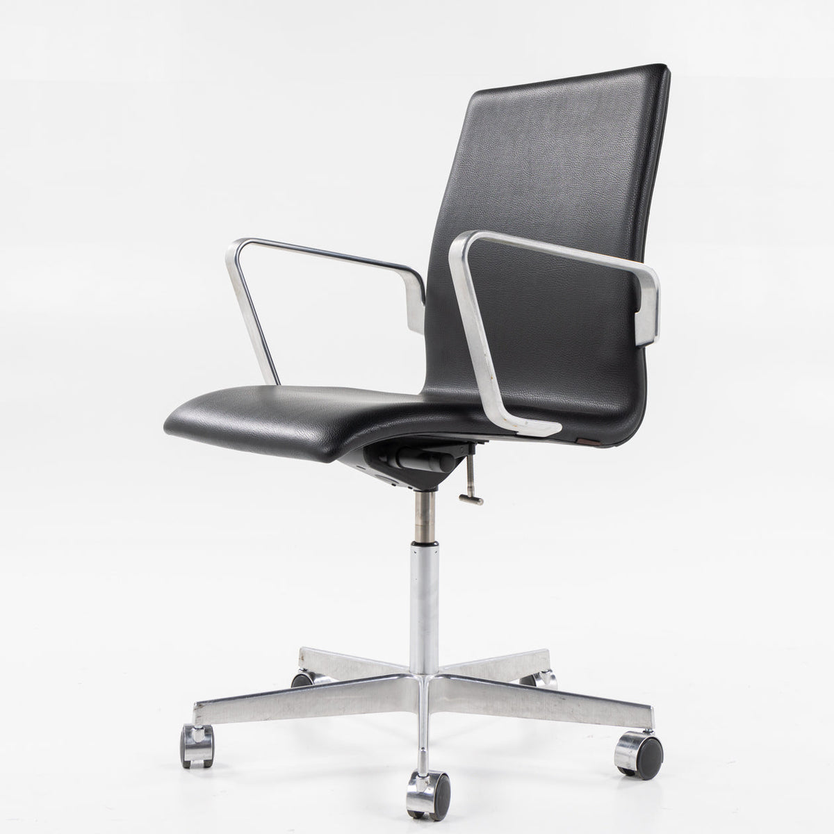 AJ 3291- 'Oxford' office chair in black leather