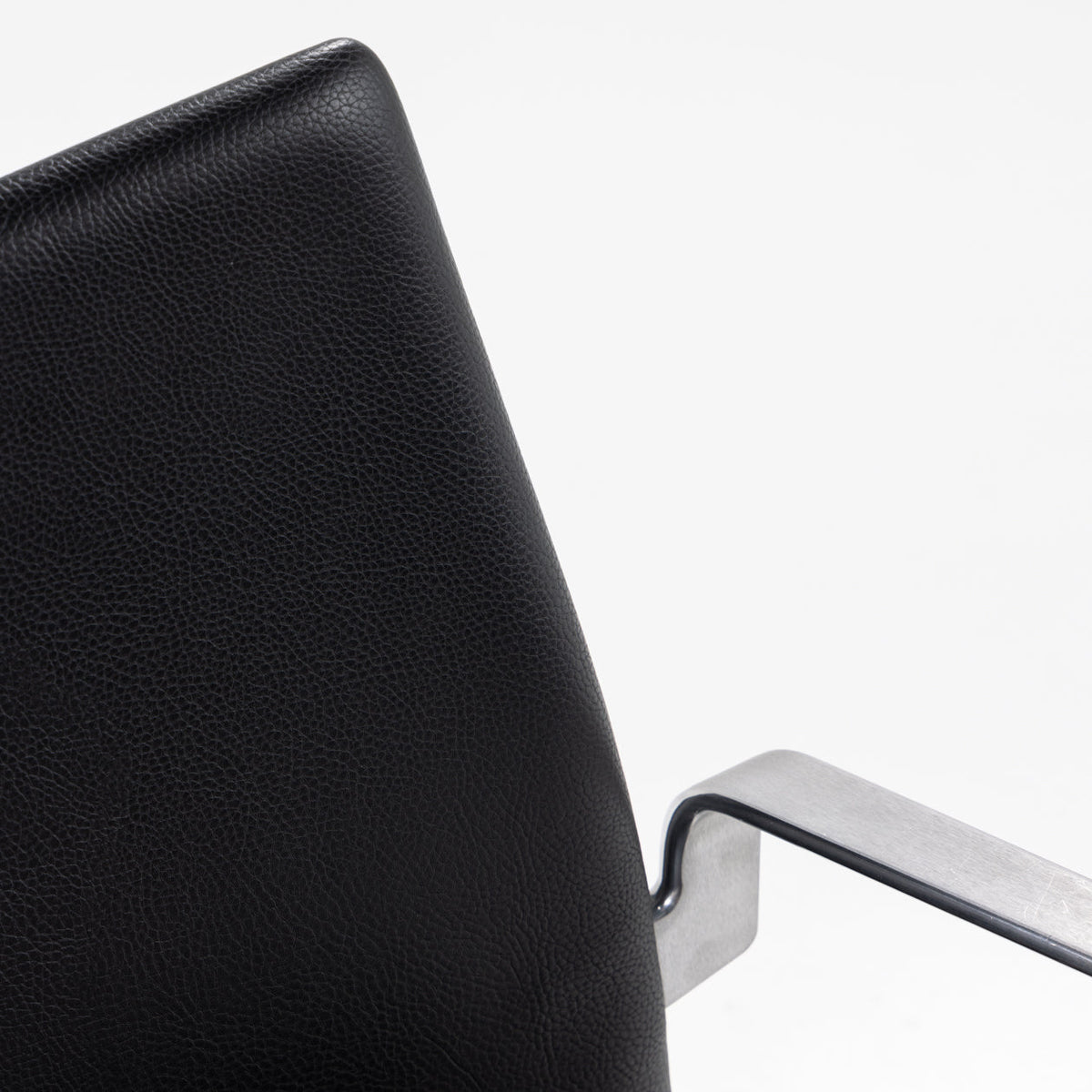 AJ 3291- 'Oxford' office chair in black leather