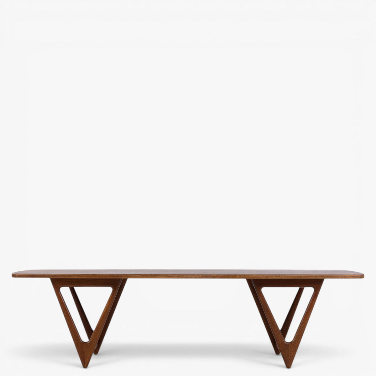 Coffee table in teak