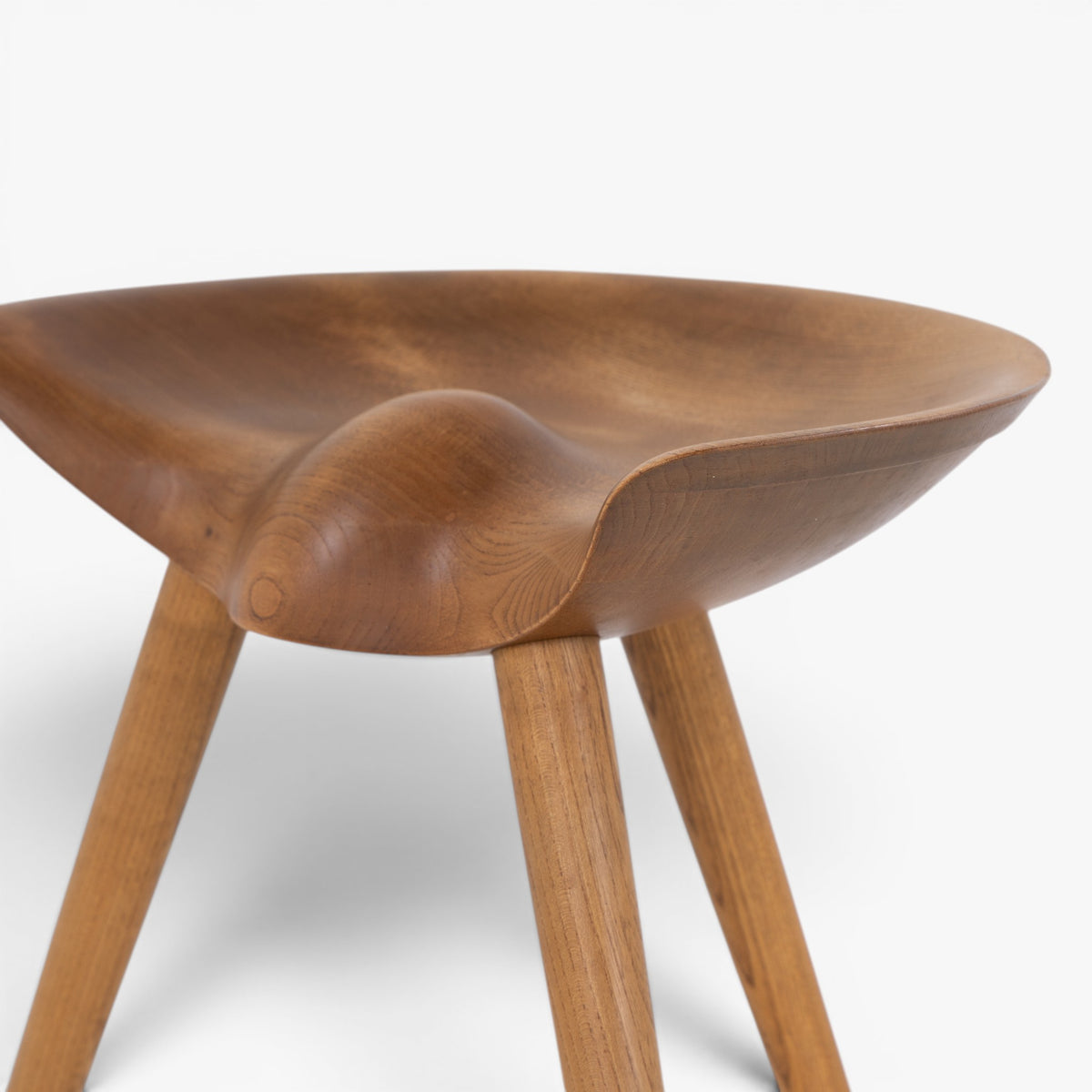 Taburet i teak