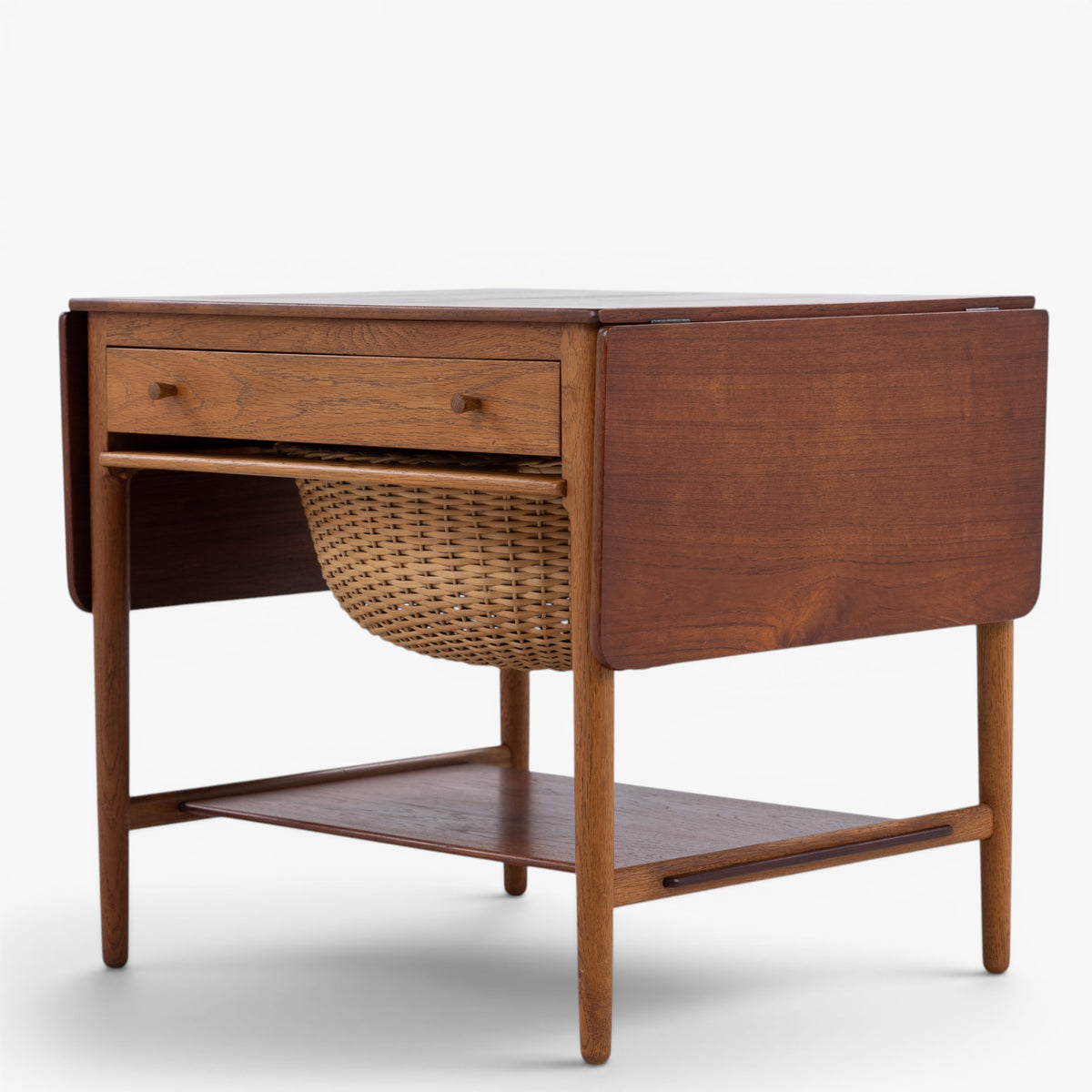 AT 33 - Sybord i teak