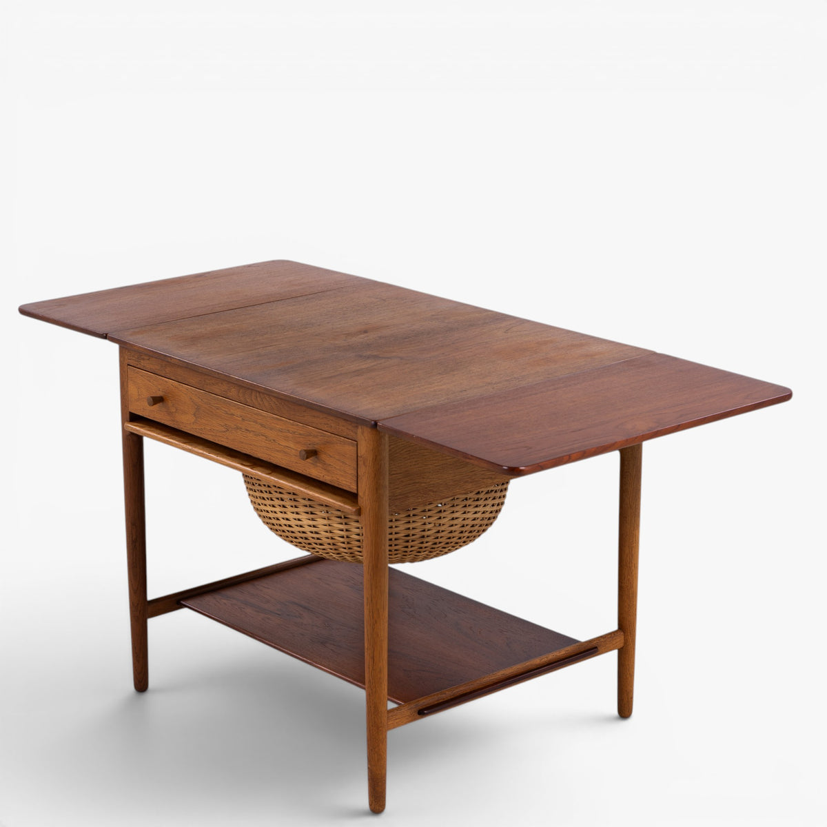 AT 33 - Sybord i teak