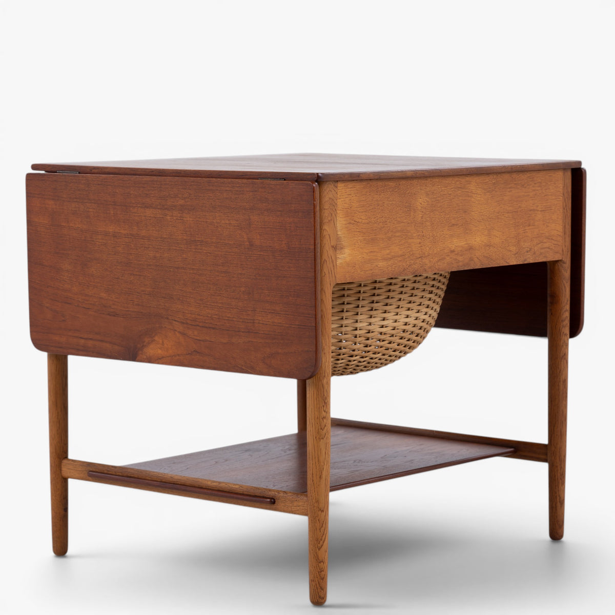 AT 33 - Sybord i teak