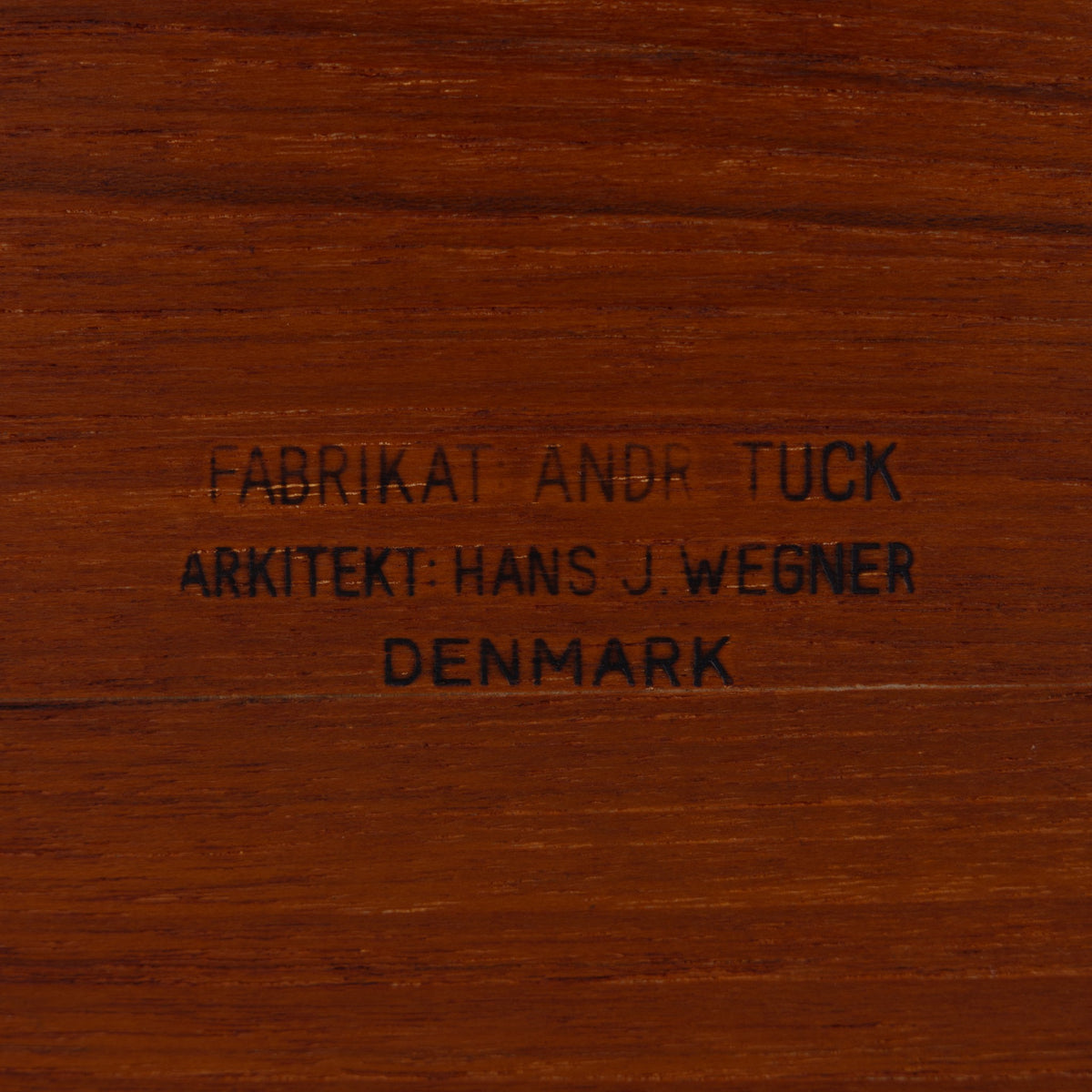 AT 33 - Sybord i teak