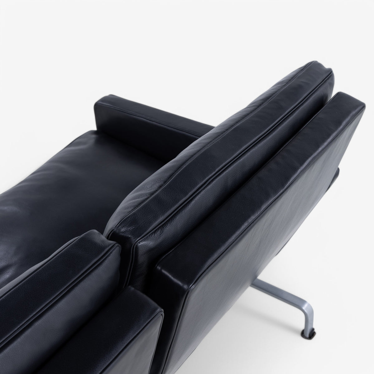 PK 31/2 - 2-seater sofa in black Klassik leather