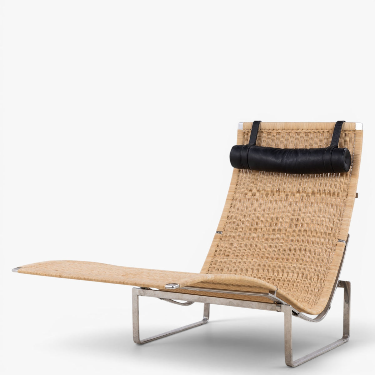 PK 24 - Chaise longue in wicker