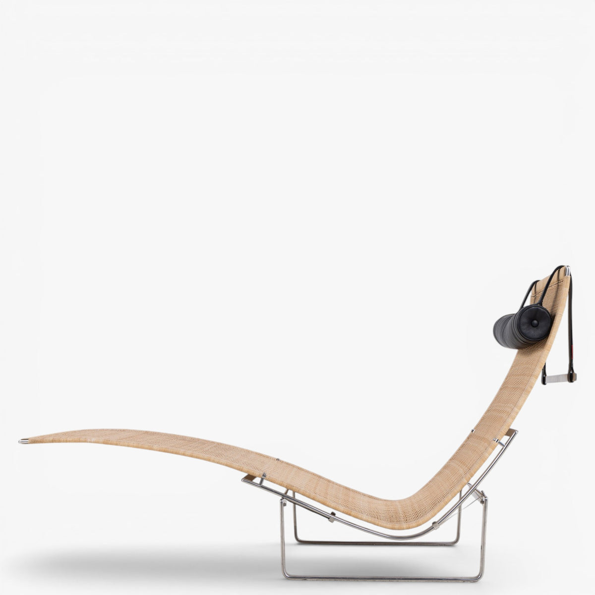 PK 24 - Chaise longue in wicker