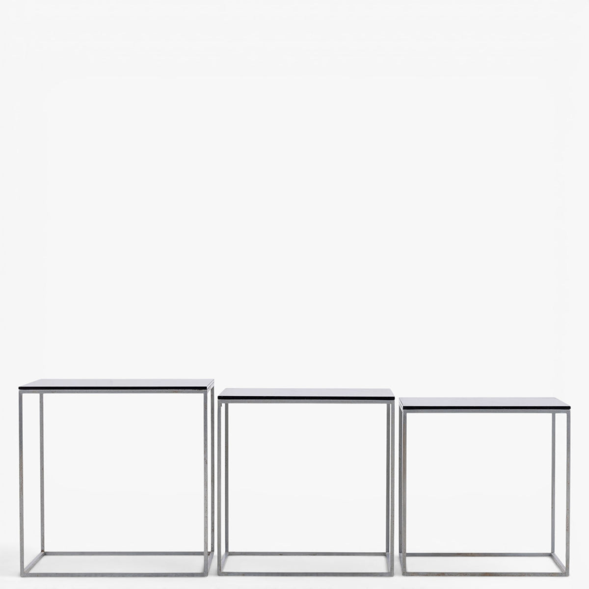 PK 71 - Nesting tables in steel