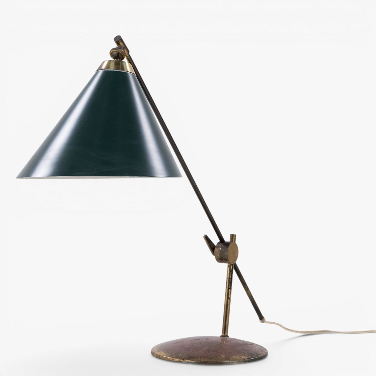 Table lamp in brass