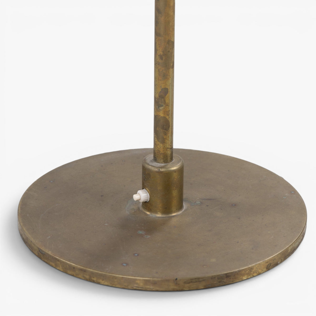 Floor lamp in brass