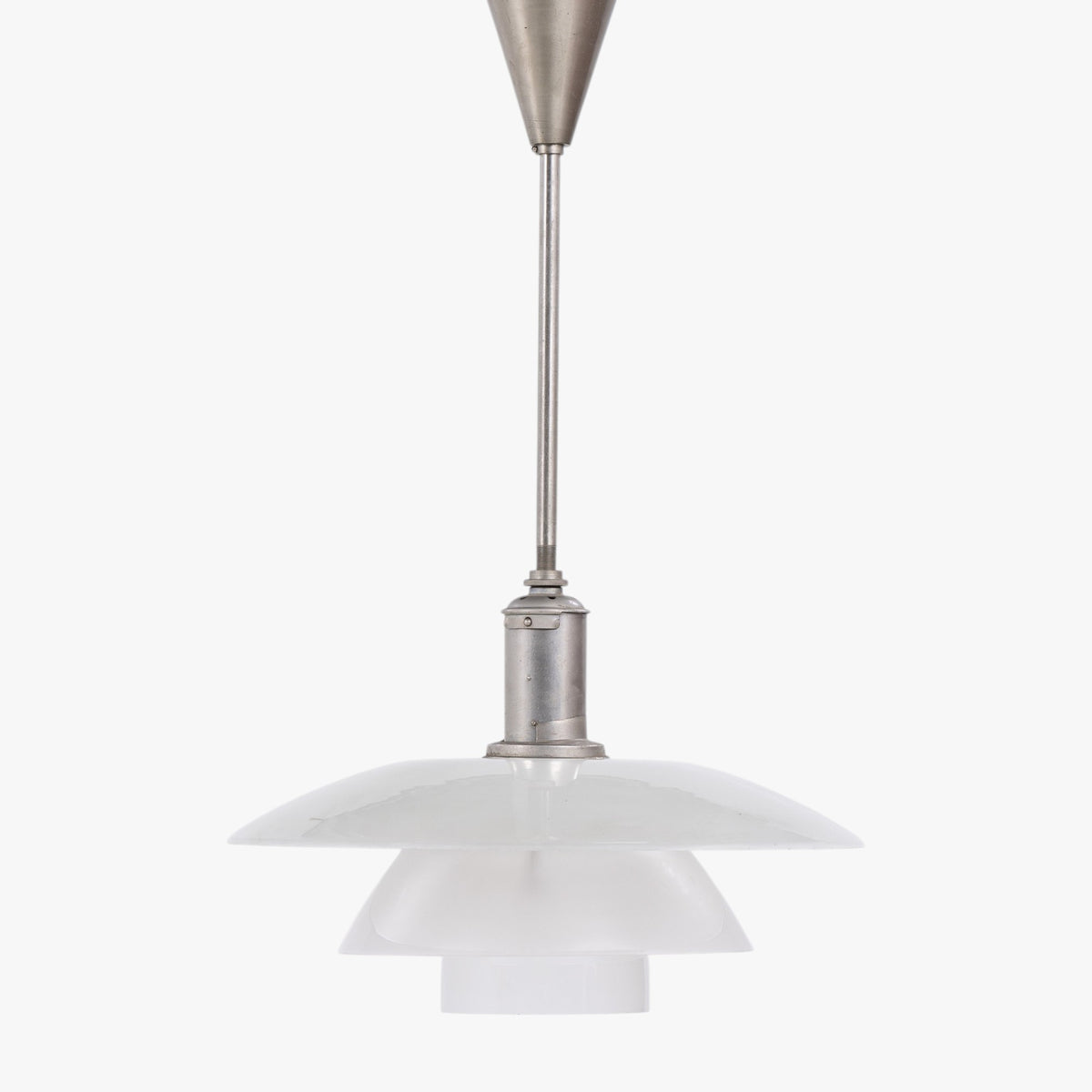 PH 4/4 - Pendant w. glass shades