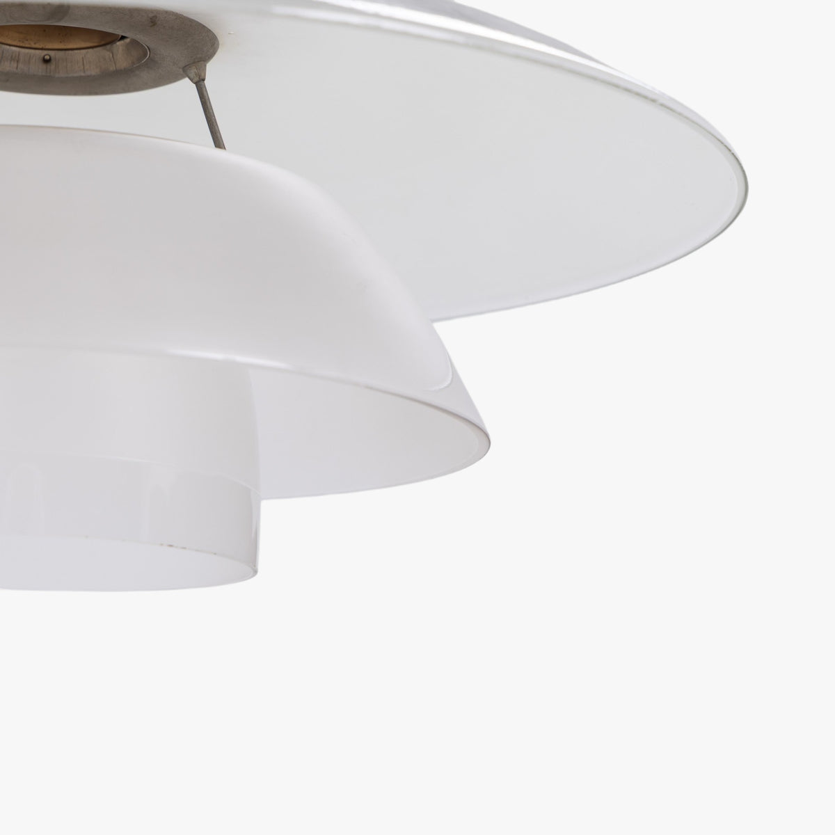 PH 4/4 - Pendant w. glass shades