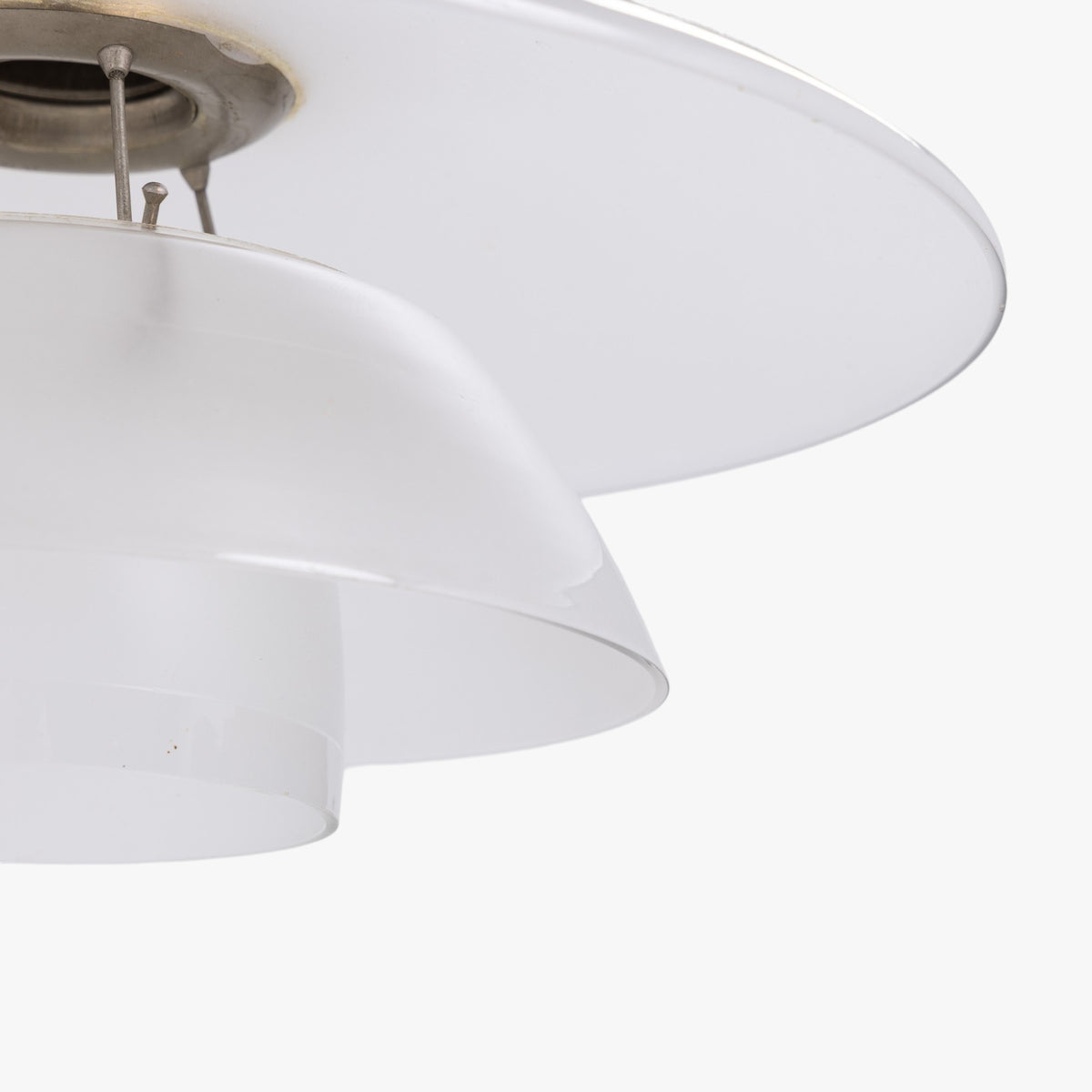PH 4/4 - Pendant w. glass shades