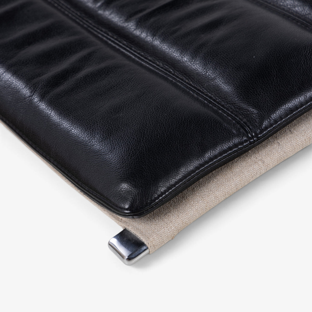 FK 87 - 'Grasshopper' in black leather